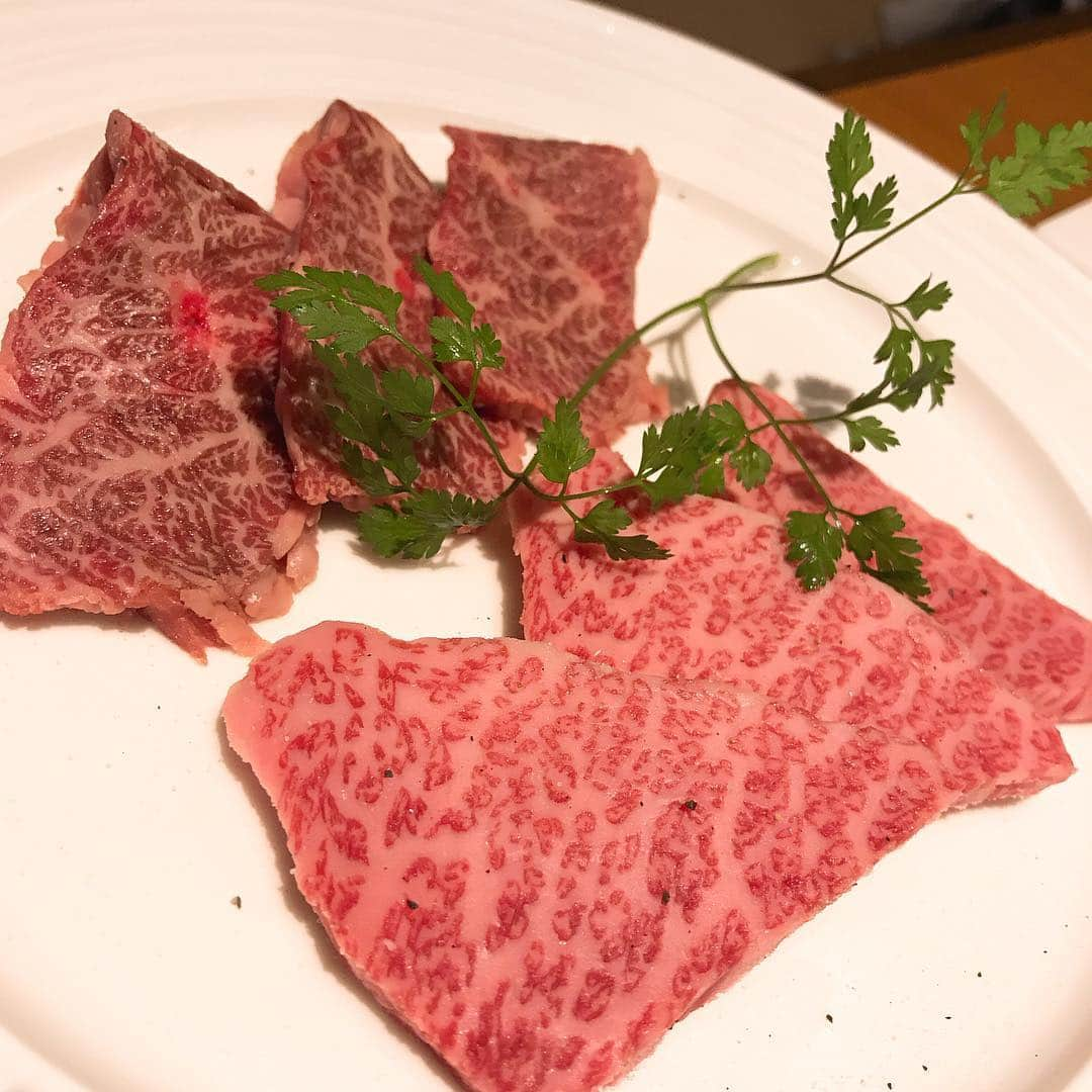 乃下未帆さんのインスタグラム写真 - (乃下未帆Instagram)「昨日ツイキャスで花粉症の人は肉食べないほうがいいって言われた。 ホント(*´-`)？ . #牛の蔵 #焼肉 #ハラミ #ホルモン #牛タン #これさえあれば #モーマンタイ #のし食」4月6日 14時12分 - noshita34