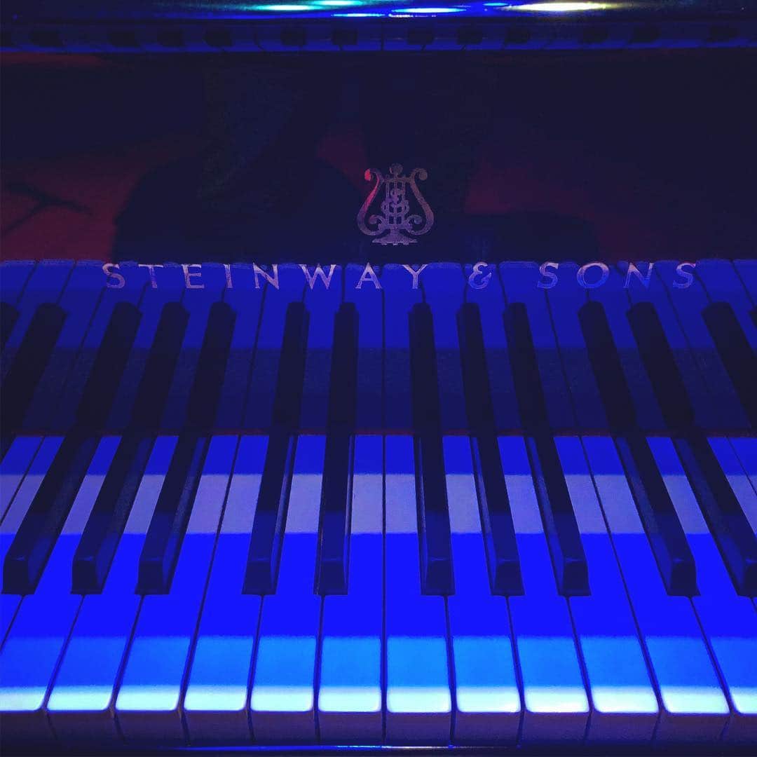 上杉洋史のインスタグラム：「426040 D #piano #steinway #venue #todayspiano #instapiano #pianophotography #iwasakihiromi #concert」