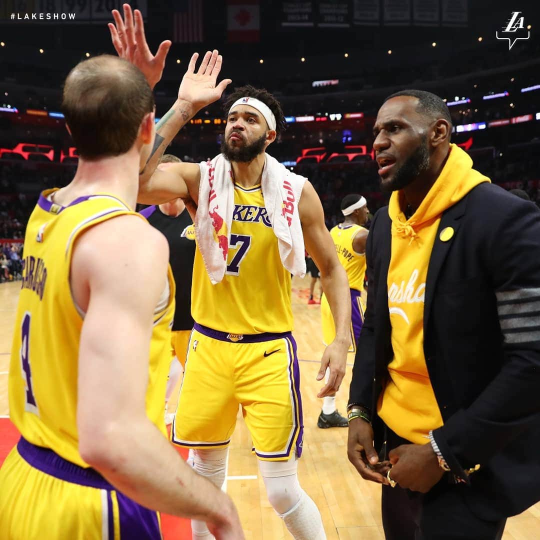 Los Angeles Lakersさんのインスタグラム写真 - (Los Angeles LakersInstagram)「122 | 117 Win and Caruso could not be stopped! 😤 32-points. 10-rebounds. Back-to-back 3’s. #LakersWin」4月6日 14時30分 - lakers