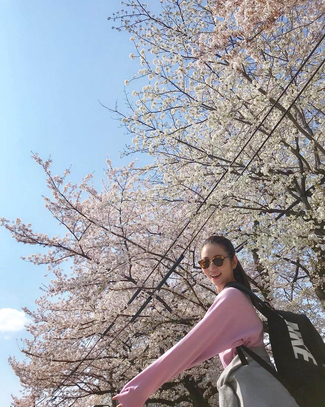 大寺かおりさんのインスタグラム写真 - (大寺かおりInstagram)「春だぁー🌸😊💕☀️ #桜 #ジム帰り #寄り道 #疲れ吹き飛ぶ #るんるんるん」4月6日 14時33分 - kaori_ootera