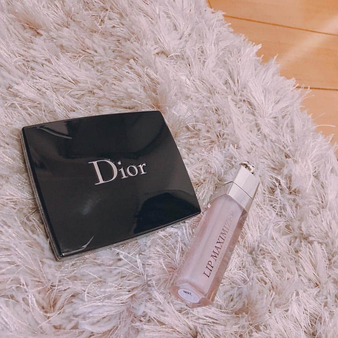 犬童美乃梨さんのインスタグラム写真 - (犬童美乃梨Instagram)「今日は #Dior メイク💄 ベースから全部Diorは初めてしてみたけど、リキッドファンデ本当にすごくてびっくりしてる。 . . #make #Dior #makeup」4月6日 14時58分 - minudo