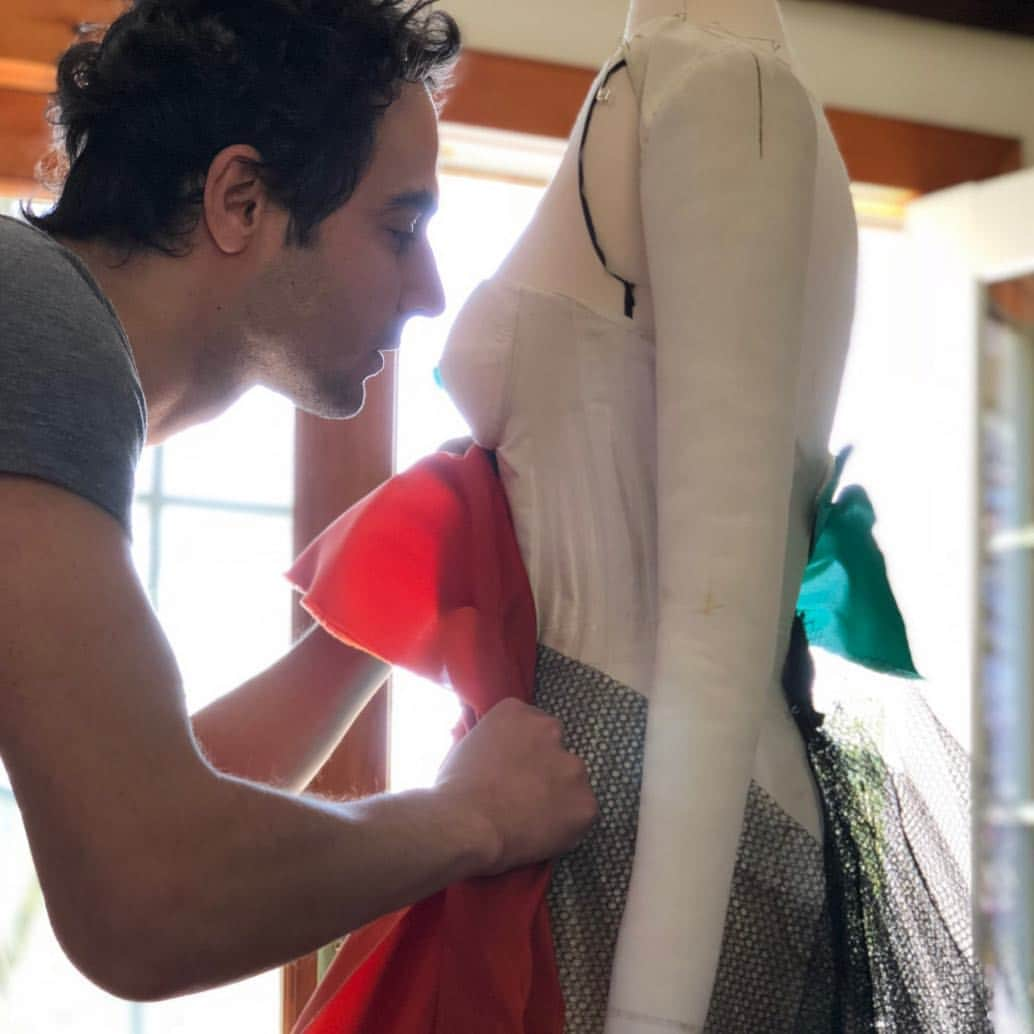 ザックポーゼンさんのインスタグラム写真 - (ザックポーゼンInstagram)「Draping Time! #weekendwork My #creativetime #metgala around the corner! #behindtheseams #process」4月7日 1時52分 - zacposen