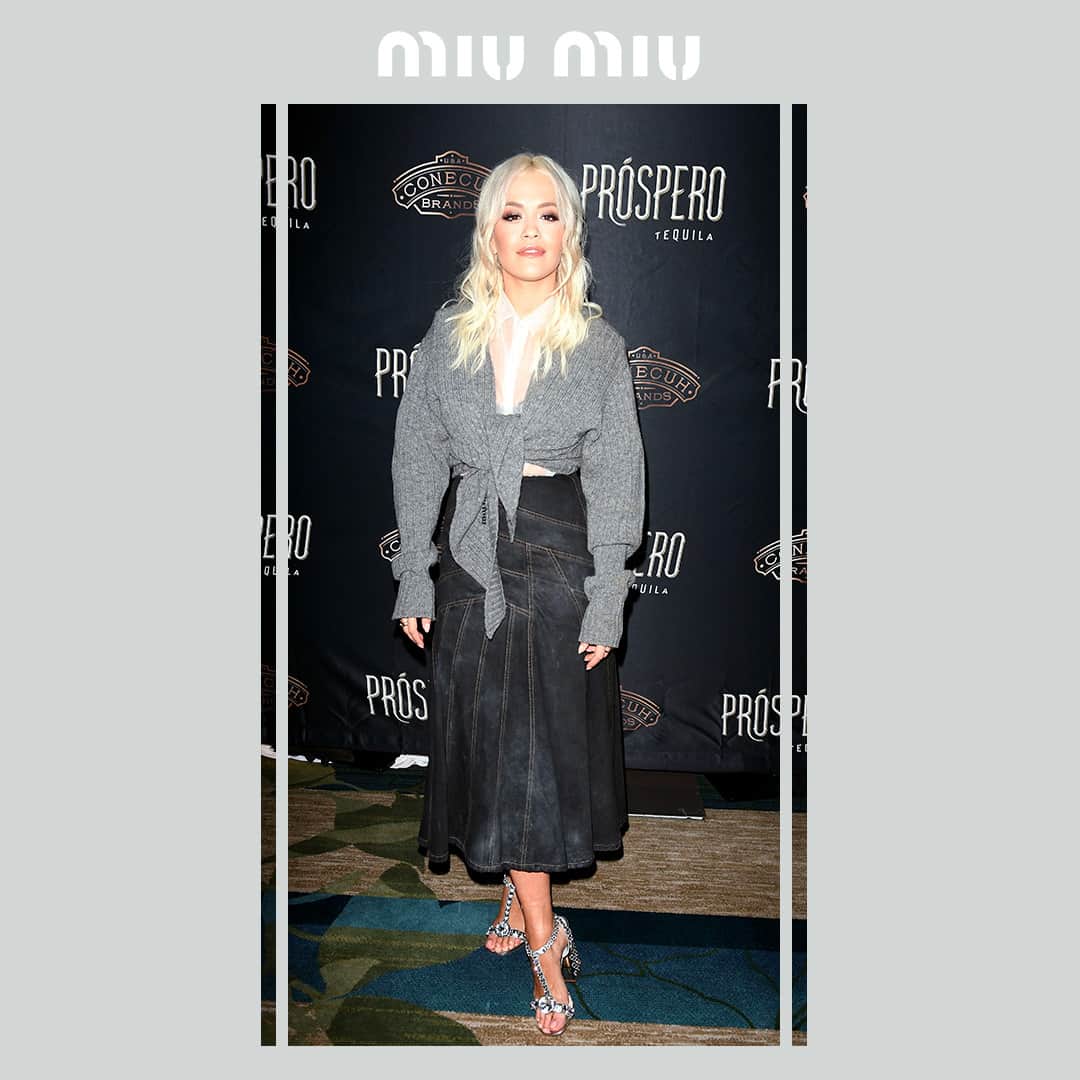 のインスタグラム：「@RitaOra in #MiuMiuSS19 at the Ritz-Carlton Grand Lakes on April 2nd, 2019 in Orlando, Florida. #MiuMiuCelebrities」
