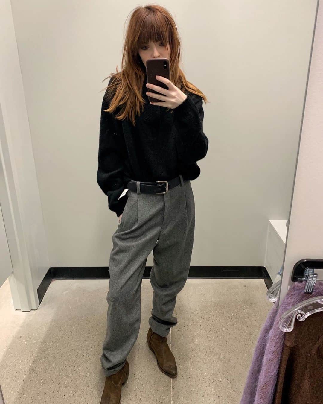 ジェーン・アルドリッジのインスタグラム：「All my best cashmere sweaters come from the men’s section 👋 found this Patrick Ervell sweater and these @31philliplim pants at @crossroadstrading」