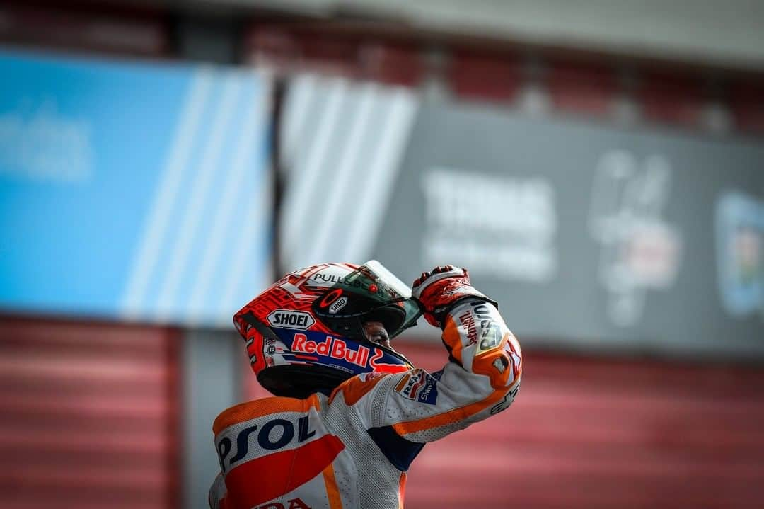 MotoGPさんのインスタグラム写真 - (MotoGPInstagram)「Sights set on the #AmericasGP 👀 // After the #ArgentinaGP, we're heading to @marcmarquez93's territory... Will he score his seventh victory in a row at COTA or can any other rider take the victory and stop his domination at the American circuit? 🤔Just one week left to find out! 🏁 #MM93 #Motorcycle #Racing #Motorsport #MotoGP」4月7日 1時01分 - motogp