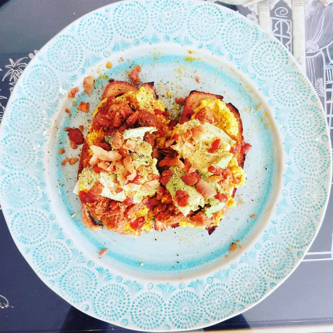 ガソリングラマーさんのインスタグラム写真 - (ガソリングラマーInstagram)「VEGAN EGG SALAD CHEESE SAUSAGE AVOCADO BACON TOAST #GASOLINEKITCHEN ADVENTURES  @bfreefoods bread @miyokoscreamery #VEGANBUTTER  @followyourheart #pepperjack slices @compassionmeals #eggsalad via @mylkguys  @beyondmeat #beyondsausage  @mothersmarkets avocado  @phoney_baloneys #coconutbacon  @mountainroseherbs smoked black pepper  @yellowbirdsauce #ghostpepper organic #hotsauce  #vegan #vegansofIG #plantstrong #eatplants #eatvegan #vegansofinstagram #plantbased #veganfood #instavegan #whatveganseat #veganrecipe #bfreefoods  #miyokos  #FOLLOWYOURHEART  #compassionmeals  #MYLKGUYS  #beyondmeat  #mothersmarket  #PHONEYBALONEYS  #mountainroseherbs  #yellowbirdhotsauce  @gasolineglamour  #GASOLINEGLAMOUR」4月7日 1時06分 - gasolineglamour