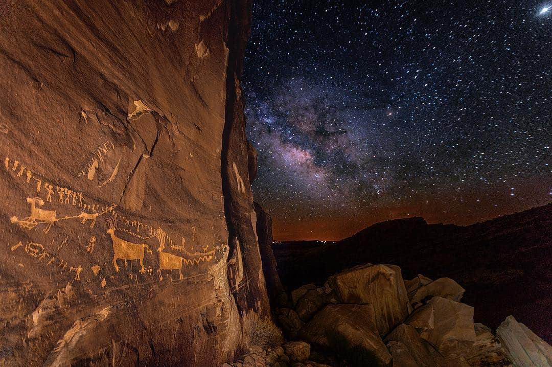 National Geographic Creativeさんのインスタグラム写真 - (National Geographic CreativeInstagram)「Photo by @argonautphoto | The Milky Way illuminates the Procession Panel petroglyph on Comb Ridge in Southern Utah. A succession of prehistoric cultures occupied the mesas and canyons of southern Utah for more than 12,000 years. #Utah #Monuments #Culture」4月7日 1時09分 - natgeointhefield