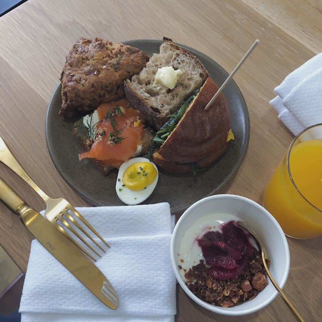 のインスタグラム：「Breakfast @tartinemanufactory is something like this. #isthisadream #whatdreamsarenadeof #lovely #yummy #tartine #therow #dtla タルティーヌの朝食はこんな感じかな。夢の様だね。美味しかった。」