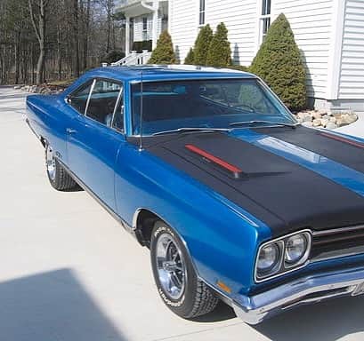 ファンクマスター・フレックスのインスタグラム：「I been looking for one of these for 5yrs!  Billy found it for me in Sandford Michigan! Shout to James Hagen that built the car! Love! #69gtx #69roadrunner #440sixpack #1969gtx」