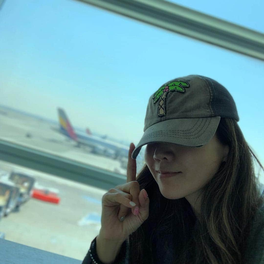 和央ようかさんのインスタグラム写真 - (和央ようかInstagram)「Last night I back in NYC 🍎and now going to Tokyo 🌸Hopefully I can see cherry blossoms 🌸 🙏 #lifeisjourney #takako #takakoworldstylin🌎  #昨夜マイアミからニューヨークに戻り #今から #東京 に🌸 #さくら🌸さんまだいてね🙏」4月7日 1時26分 - yokawao0215