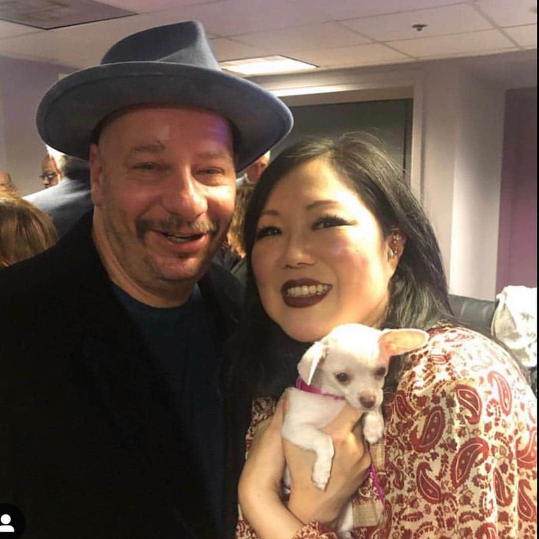 マーガレット・チョーさんのインスタグラム写真 - (マーガレット・チョーInstagram)「@therealjeffreyross and Lucia at her first party - she’s grown a lot since then! #comedy #rescuedog #chihuahua #dogsofinstagram photo by @sarahjmartin」4月7日 1時40分 - margaret_cho