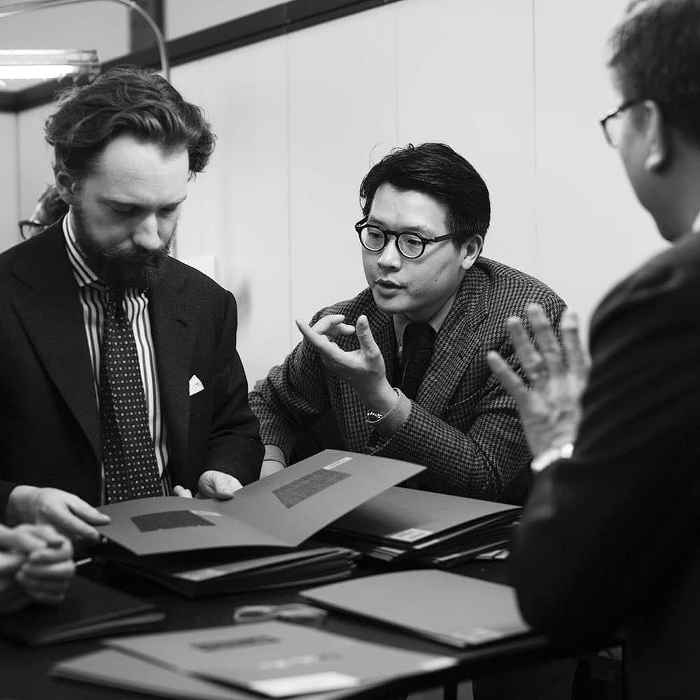 スコット・シューマンのインスタグラム：「Congrats to the hardworking Mr. @markchodotcom and crew for five years of making the world a more chic place with @thearmourynyc !! Keep it up !」