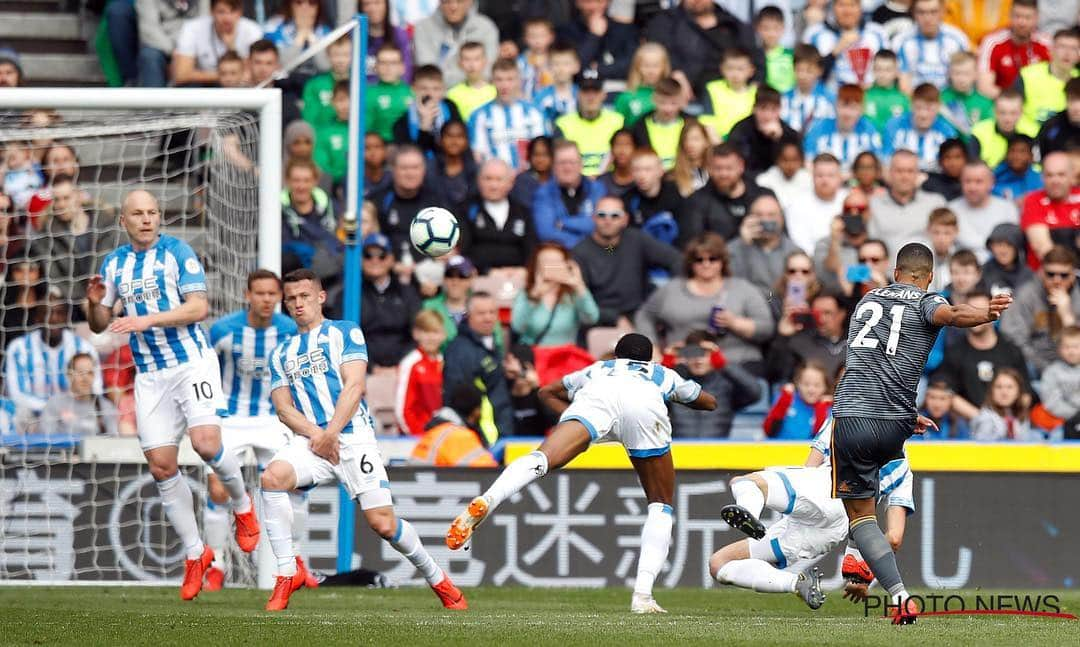 ユーリ・ティーレマンスさんのインスタグラム写真 - (ユーリ・ティーレマンスInstagram)「4 wins in a row now, let’s keep it going!!! 💪🏽🔥🦊 @lcfc」4月7日 1時43分 - youritielemans