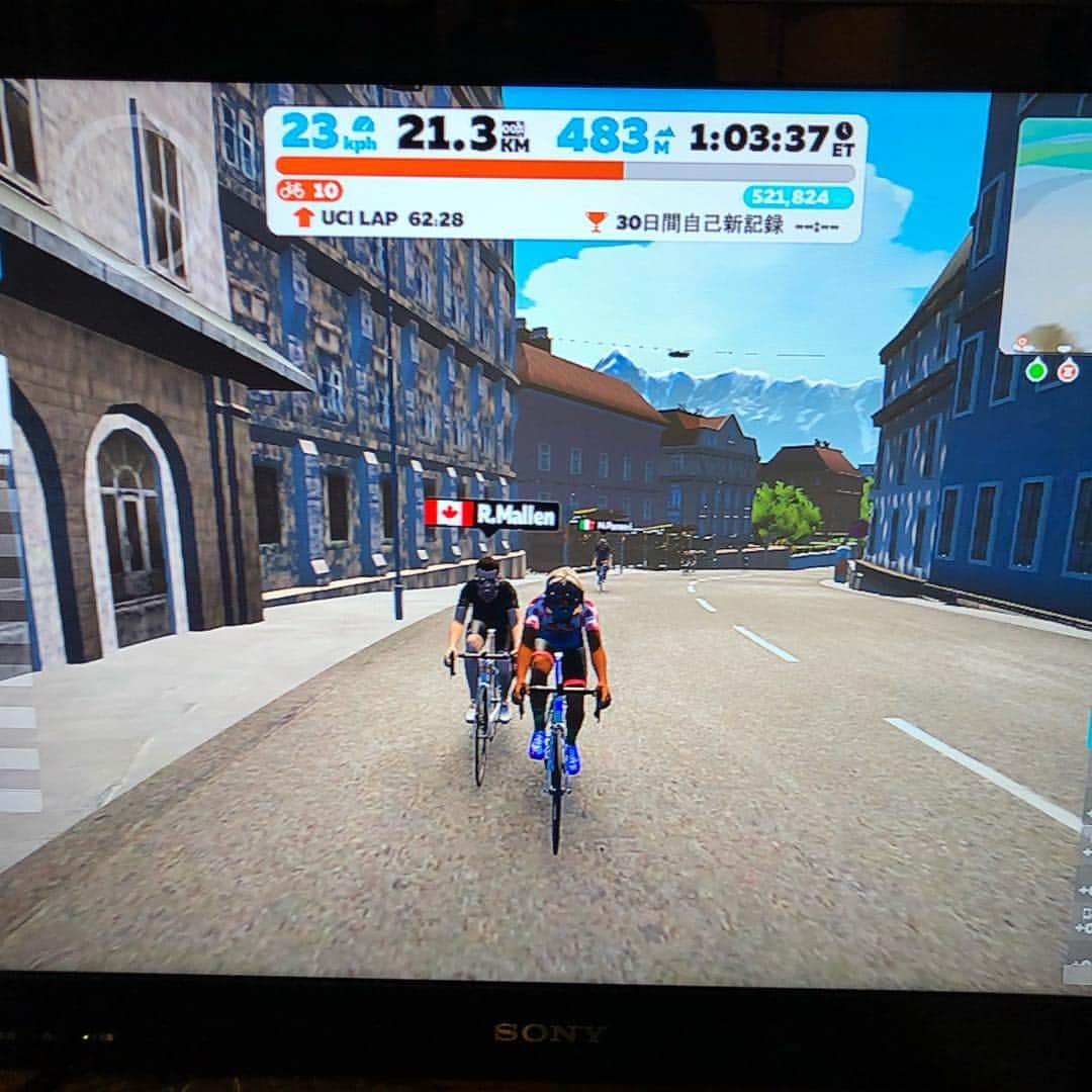 団長安田さんのインスタグラム写真 - (団長安田Instagram)「#zwift  #団長zwift #zwift夜中だったのでライバルが居なかった #zwift久しぶりの山岳ジャージ  #ダウンしてただけやのにスプリントジャージ #団長ラッキーでした #団長安田 #安田大サーカス団長 #nestobikes」4月7日 1時45分 - dancyoyasuda