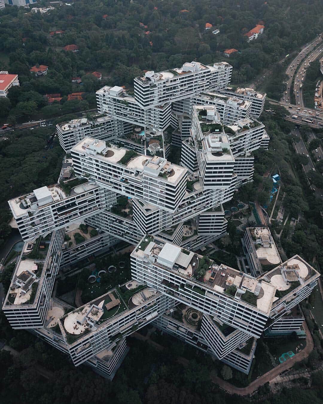 Canon Photographyさんのインスタグラム写真 - (Canon PhotographyInstagram)「There is some crazy architecture out in this world! Wow!  Photography | @jimchanfc  #drone #dronestagram #architecture #architecturephotography #singapore #mavic」4月6日 16時53分 - cpcollectives