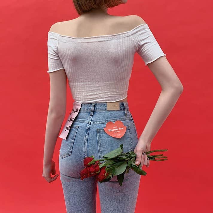 Chuuさんのインスタグラム写真 - (ChuuInstagram)「-5kg rose edition🌹#chuuseoul @chuu_5kgjean」4月6日 17時04分 - chuu_official