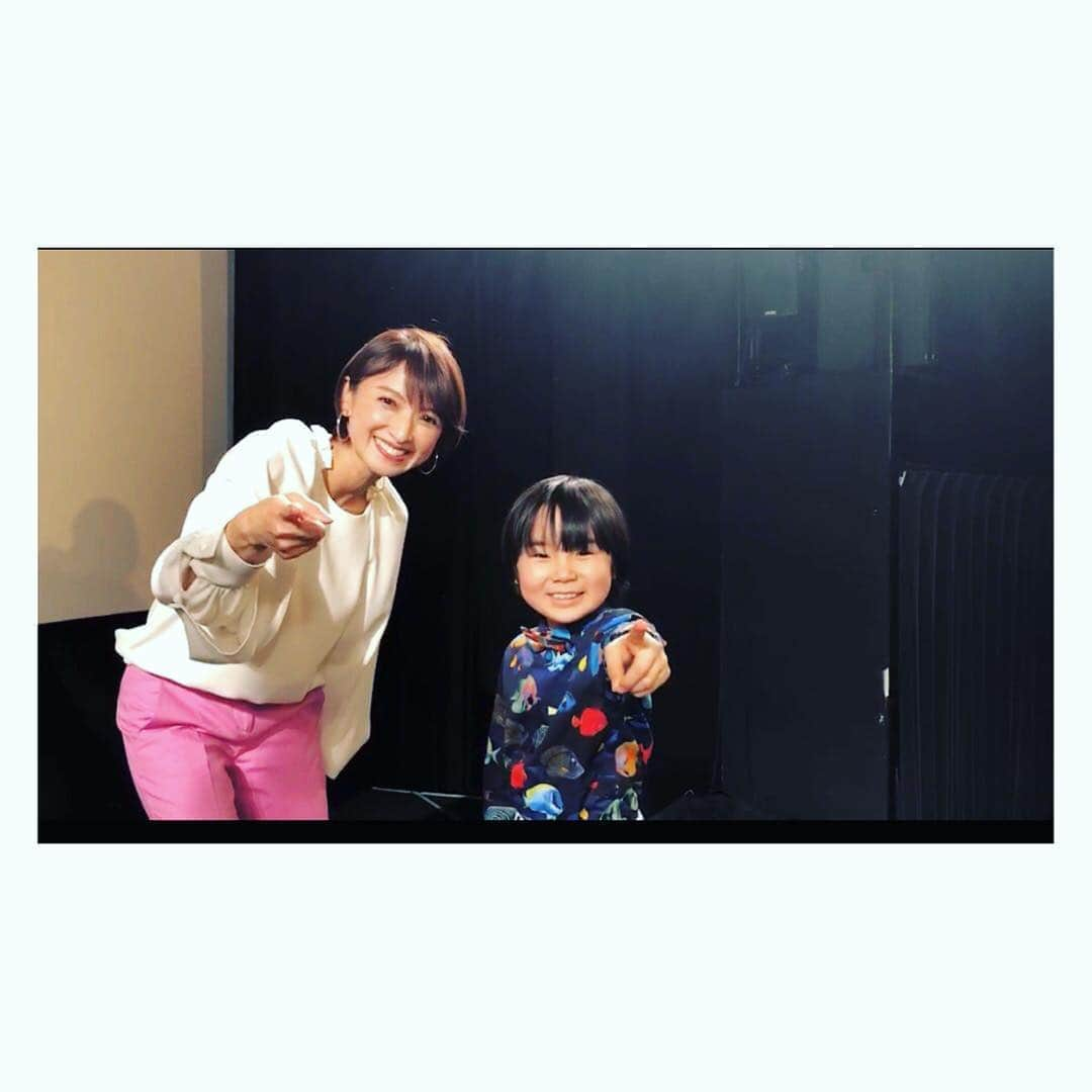 望月理恵さんのインスタグラム写真 - (望月理恵Instagram)「寺田心くんに インタビュー✨ 身長差！！ 当たり前か😆  #映画「ばあばは、大丈夫」 #寺田心 くん #可愛い だけじゃない #衣装#私服 #エレファン#pinko」4月6日 17時02分 - mochiee28