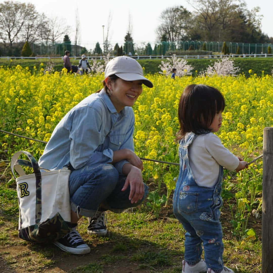 潮田玲子さんのインスタグラム写真 - (潮田玲子Instagram)「今日で春休みも終了〜 長男は来週から幼稚園へ。 新居へ引っ越しもしてなにかと慌ただしいこの春。 新たな出会い、新たな世界を楽しんでほしいなーと思いつつきっと不安なのは本人よりも親心？！😅 #春休み #新生活スタート #慌ただしい #楽しんでいこう #写真は娘」4月6日 17時49分 - reikoshiota_official