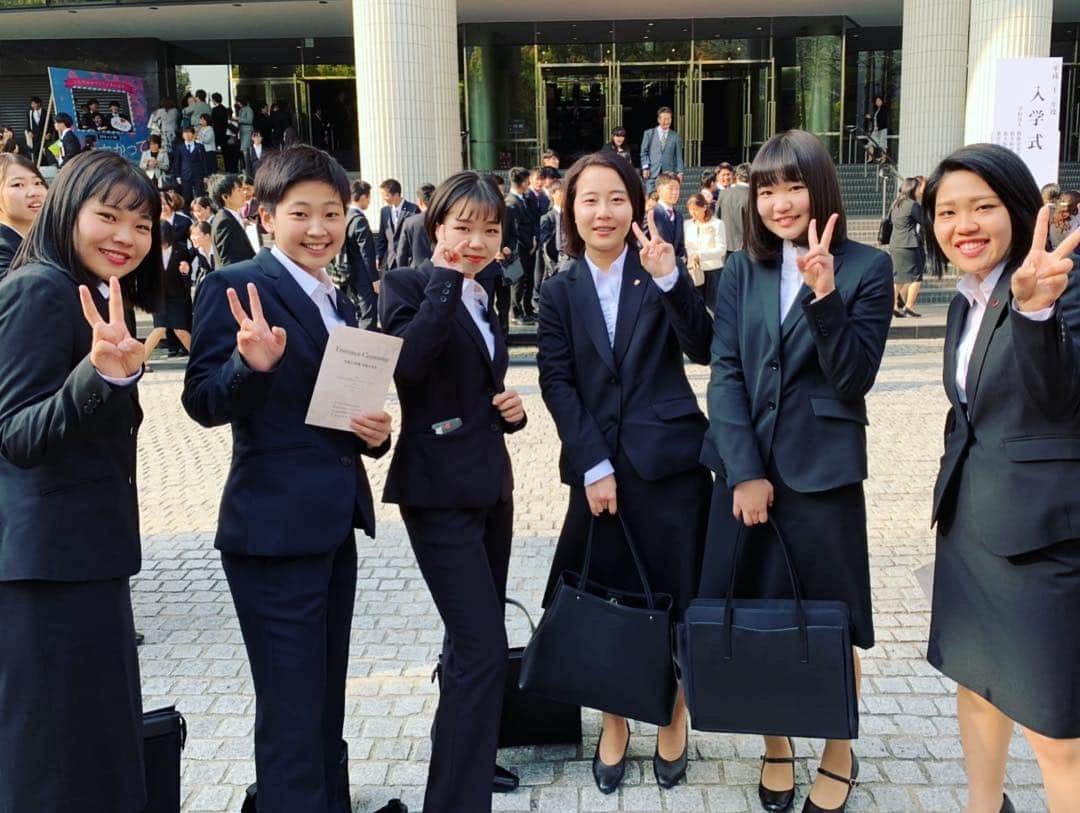 東洋医療専門学校さんのインスタグラム写真 - (東洋医療専門学校Instagram)「☺︎☺︎☺︎ . ＼🌸入学式のぞき見🌱／ . 新入生のみなさま！ ご入学おめでとうございます✨ . 今日から東洋の学生のみなさん！👏 来週から学校でお会いできるのを 楽しみにしています☺️❣️ . これから一緒に立派な医療人を 目指していきましょうね🕊✨ . #東洋医療専門学校 #東洋のぞき見 #入学式 #新入生のみなさま #ご入学 #おめでとうございます #来週から #みんなで #頑張っていきましょう . #東洋 #医療 #専門学校 #新大阪 #歯科技工士 #救急救命士 #鍼灸師 #柔道整復師 #楽しい学校生活」4月6日 18時02分 - toyo_medical_college