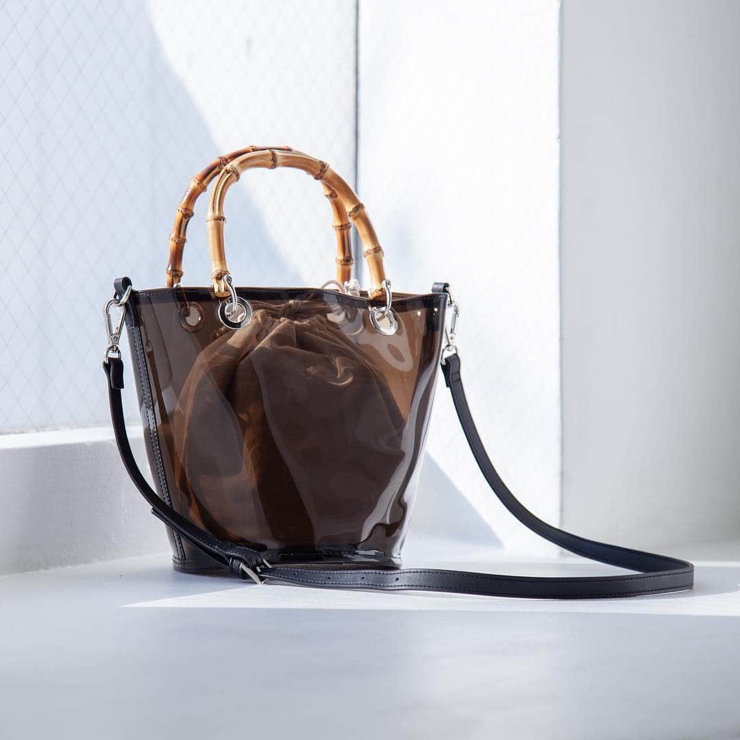 SMIRNASLI_officialのインスタグラム：「クリアバッグ特集第3弾❤︎ . 入荷以来大人気の Bamboo Clear Bag❤︎ . . #クリアバッグ #bamboo  #bag #summer #smirnasli」