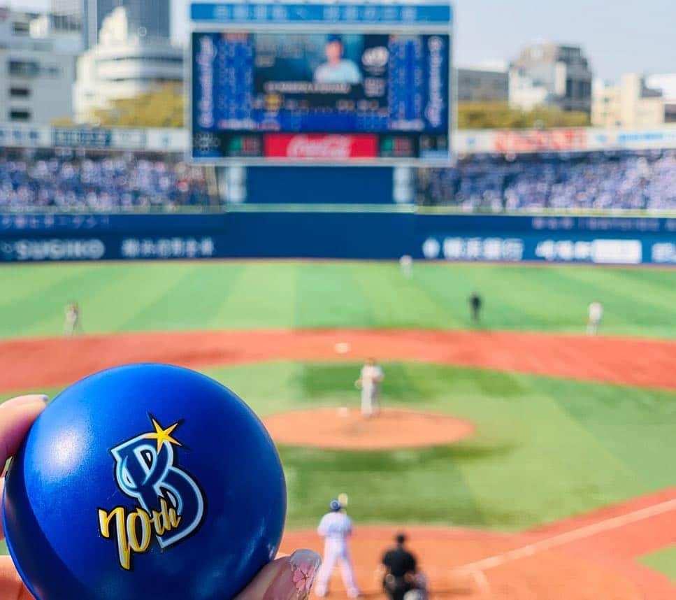 小澤陽子さんのインスタグラム写真 - (小澤陽子Instagram)「in private❁  DeNAの本拠地。本腰を入れて応援⚾️💙💙 勝ってくれたーーー！！！！！😭✨ . . いい試合すぎた。 天気良すぎた。 はぁーーもう最高すぎました❤︎ ARIGATO☻. . .  #今週はmyスポーツ観戦week  #横浜DeNAベイスターズ #横浜出身 #ハマっ子です #みかん氷🍊初めて食べた #これからお台場戻って #馬好王国 #桜花賞 #予想大討論会 #夜深いですがぜひ見て #明日に備えて盛り上がりましょう #実はプライベートで桜花賞行きます #そして明日から新番組。💪🏻 #日曜朝起きたらフジテレビつけてください✨  #おざよーの野球観戦⚾︎」4月6日 18時14分 - yoko.ozawa729