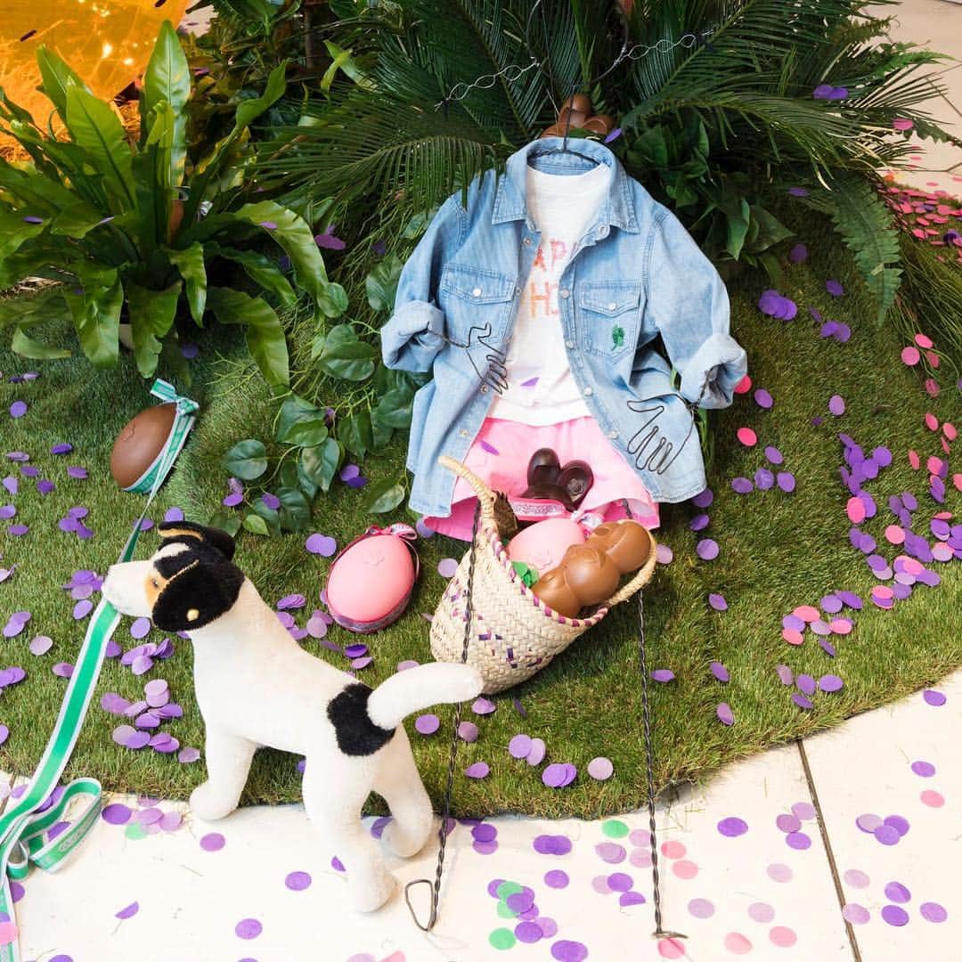 bonpointさんのインスタグラム写真 - (bonpointInstagram)「Come by and enjoy the festive Easter displays in collaboration with @maisonladuree at our flagship store, rue de Tournon in Paris and get a look at the Holi India Collection. Stay tuned… tomorrow we will take you on a new adventure in another part of the world! . . . #BonpointxLaduree #Easter #Easterseason」4月6日 18時14分 - bonpoint