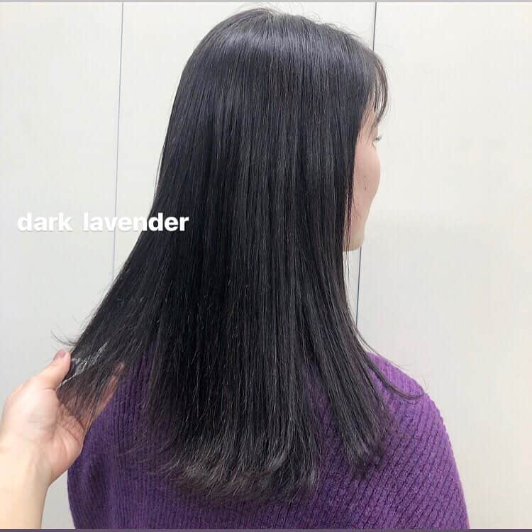 ALIVEさんのインスタグラム写真 - (ALIVEInstagram)「. @alive_erika74  Spring color 🌸🍈 . . 当日予約もお待ちしております💓 . ❤︎inner color ❤︎creamy color ❤︎silver & lavender  自分だけのcolorお任せください🌻✨ . 🦋🦄🦋🦄🦋🦄💫 . こちらのカラーにされたい方は、 💗ALIVE表参道店カラーリスト💗 大久保江里夏 @alive_erika74  ご指名ください🎶 . . ダブルカラー、ハイライト、グラデーションなどのブリーチを使ったcolorお任せ下さい🐰💭💗 .  bleachの抜けは、人によって異なるため 一人ひとりに合わせたbleach回数と、color配合で 誰よりもかわいいpink.purpleにします🐰🎶 . pink.purple.beige系のcolor、お任せください✨ . #オオクボエリカ #hair#haircolor#hairarrange#hightone#gradationcolor#highlight#pinkhair#カラーシャンプー #グラデーションカラー#ハイライト#ピンクヘアー  #ピンクアッシュ#ピンクブラウン#ピンクベージュ#パープルピンク#ピンクパープル#ラベンダーベージュ#ラベンダーアッシュ#ハイトーン#卒業式#美容室#美容師#美容学生#ムラシャン#春カラー#表参道#インナーカラー#インナーカラーピンク#ピンクシャンプー」4月6日 18時25分 - alivehair