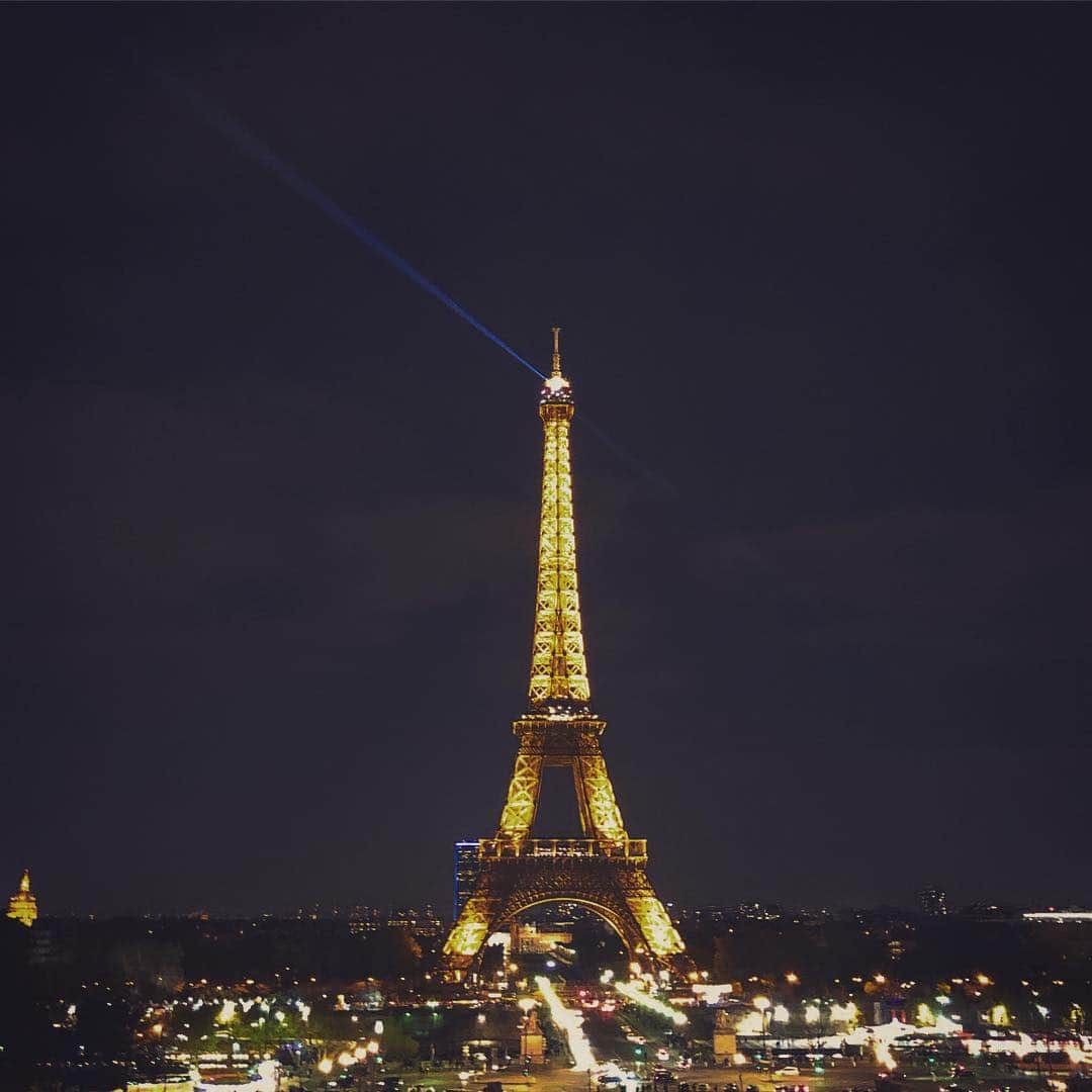 日々野真理さんのインスタグラム写真 - (日々野真理Instagram)「Paris✨ ・ #paris  #france🇫🇷 #effeltower  #towerofeffel」4月6日 18時37分 - marihibino1031