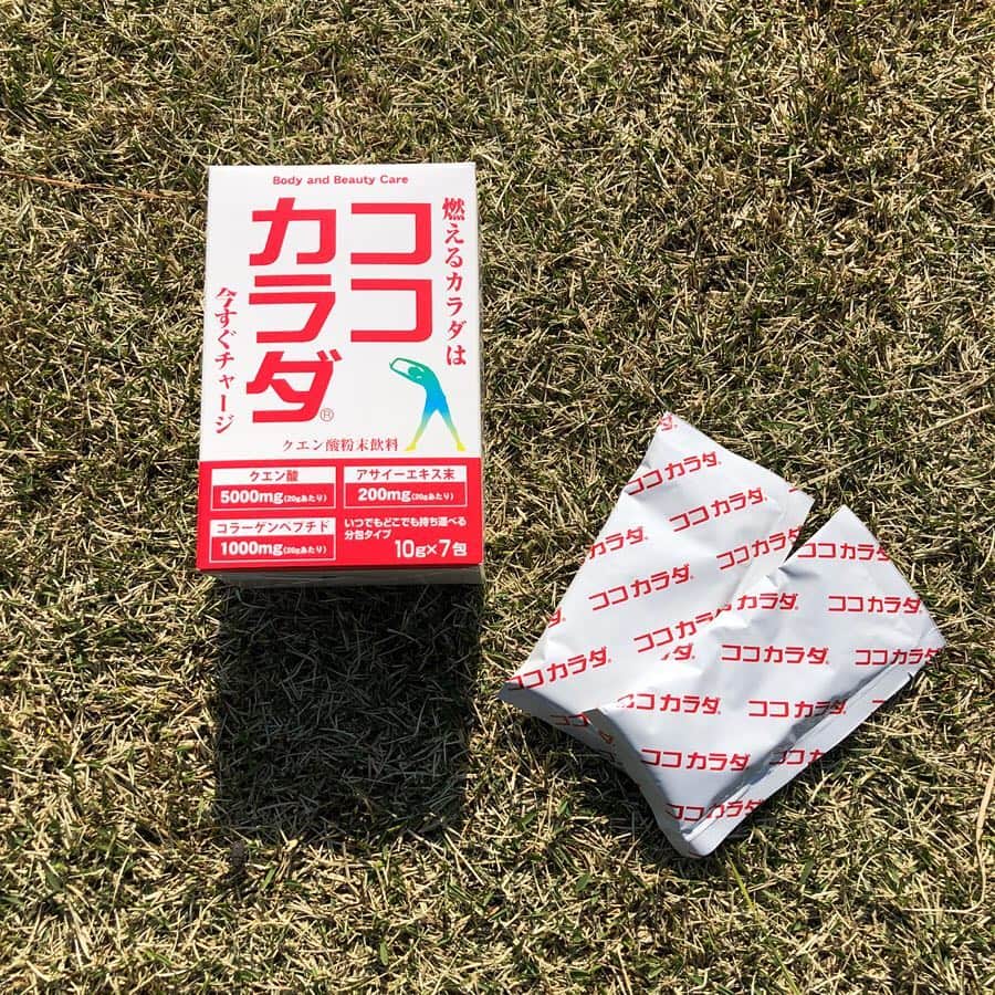 岩崎静羅さんのインスタグラム写真 - (岩崎静羅Instagram)「☺︎ ホアカレイリベンジ！！！ 前回奥のバンカーやったから この日は1番手下げてみたものの。。。 ギリギリのところで 結局手前のバンカー💦笑笑 リベンジならず！！ ジュース代わりに、水分補給に、ゴルフのお供に。。とハワイでもかなりクエン酸が大活躍♡ 個包装のもあるから持ち運び楽チン！ * #155cm #ゴルフ女子 #ゴルフバカ #golf #golfer #golfisfun #golfclub  #高尔夫 #골프 #골프웨어 #JAPAN #ココカラダ #ココカラダのある生活  #クエン酸 #ワークアウト #スポーツ #トレーニング #ダイエット #ボディメイク  #筋トレ #加治ひとみ #hawaii #ハワイ #リゾート 最高♡」4月6日 18時48分 - seeeeiiiiraaaa