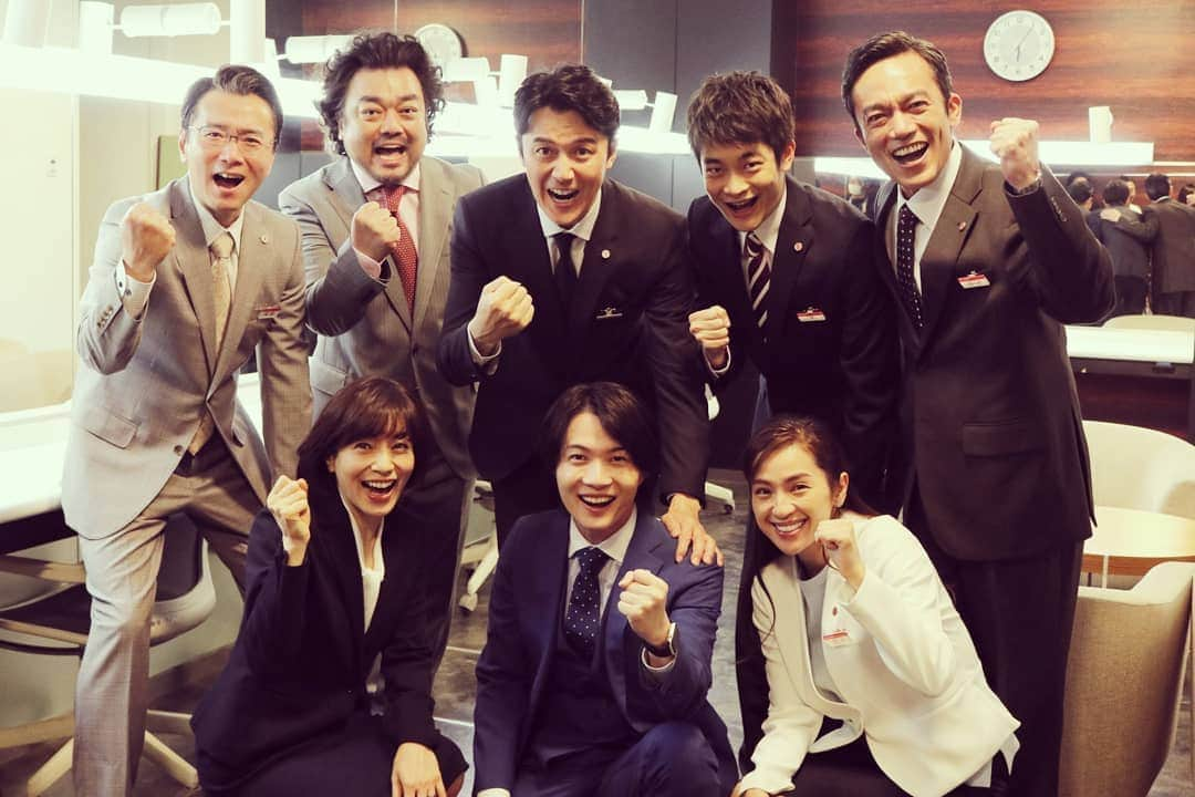 福山雅治さんのインスタグラム写真 - (福山雅治Instagram)「TBS『オールスター感謝祭 2019春』 に三友銀行蒲田支店のメンバーで生出演中！スタッフ  #集団左遷!! #オールスター感謝祭」4月6日 18時49分 - masaharu_fukuyama_official