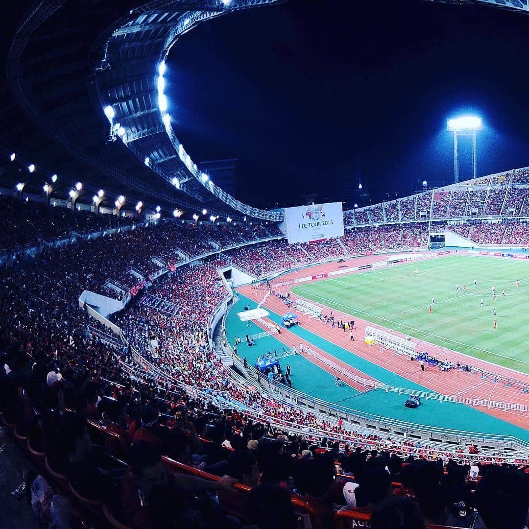 FIFAワールドカップさんのインスタグラム写真 - (FIFAワールドカップInstagram)「With the FIFA Women’s #WorldCup edging ever nearer, today’s #StadiumSaturday comes from the epic Rajamangala National Stadium, where the #Thailand national women’s team often play their home games 🇹🇭. Any memories there?! #FIFAWWC #DareToShine」4月6日 18時49分 - fifaworldcup