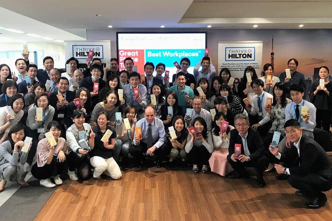 ヒルトン大阪 Hilton Osakaさんのインスタグラム写真 - (ヒルトン大阪 Hilton OsakaInstagram)「ヒルトン100周年まであと55日！ ヒルトンは1919に開業してから、なんと30億人のお客様を迎えました。そして、1兆ドルもの経済効果を生み出しました。 その他にヒルトンがどんな影響を世界に与えたのかベストセラー作家とビジネス書作家が徹底的な調査とインタビューを行いました。お客様、チームメンバー（従業員）、コミュニティーの大きく3つに分けてヒルトンが影響を与えてきたことが分かり、詳細をまとめた書籍「The Hilton Effect（ヒルトン効果）」を発表しました。 . . 「The Hilton Effect（ヒルトン効果）」はこちらからご覧ください。 ▶️ https://hiltonhotels.jp/100/hilton_effect/ . . . #hilton100 #hilton #ヒルトン　#100周年 #ヒルトン大阪#Hilton #HiltonOsaka #Hotel」4月6日 18時46分 - hiltonosaka