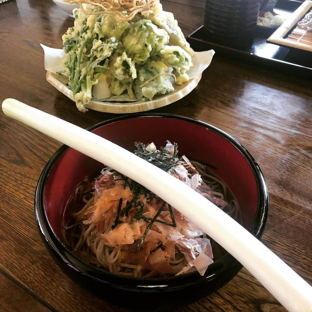 小池祥絵さんのインスタグラム写真 - (小池祥絵Instagram)「大内宿!! #ネギで食べるそば  #食べ方難しいけど #美味しかったです #大内宿」4月6日 19時15分 - koikesachiesan