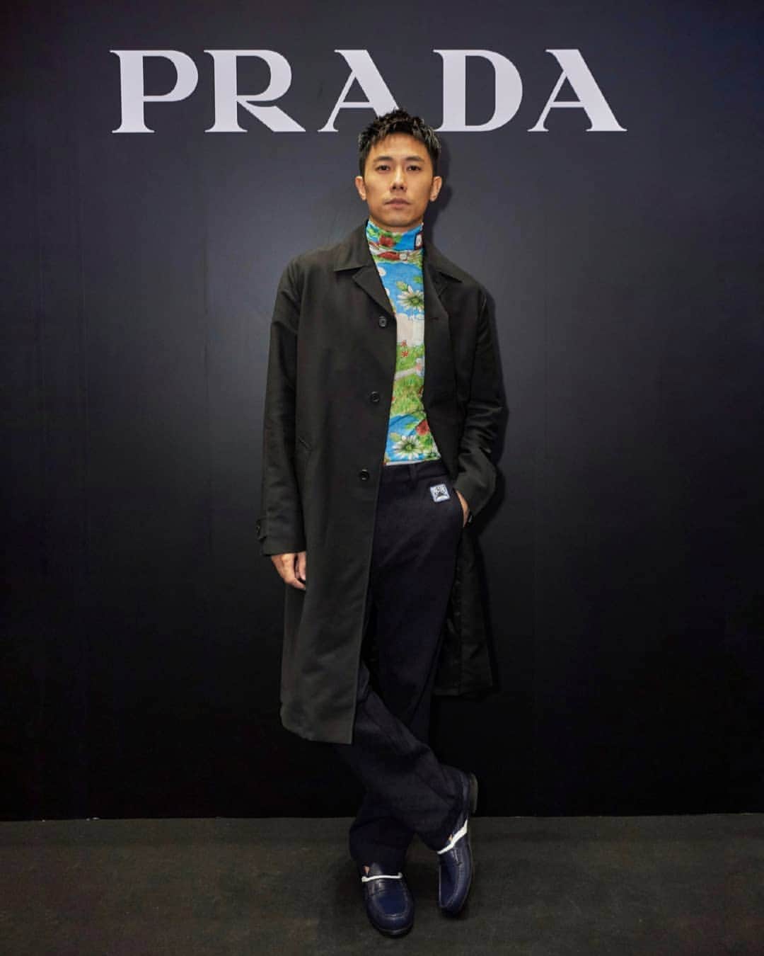 デスモンド・タンさんのインスタグラム写真 - (デスモンド・タンInstagram)「Are you feeling Prada in the air today? I do.  Loving the splash of colours and relaxed yet refined silhouette of the latest Spring-Summer 2019 collection!  @Prada #Prada #PradaSS19 #PradaParagon #PradaSingapore  Special thanks: Hairstyling: @ryan_yap」4月6日 19時24分 - thedesmondtan