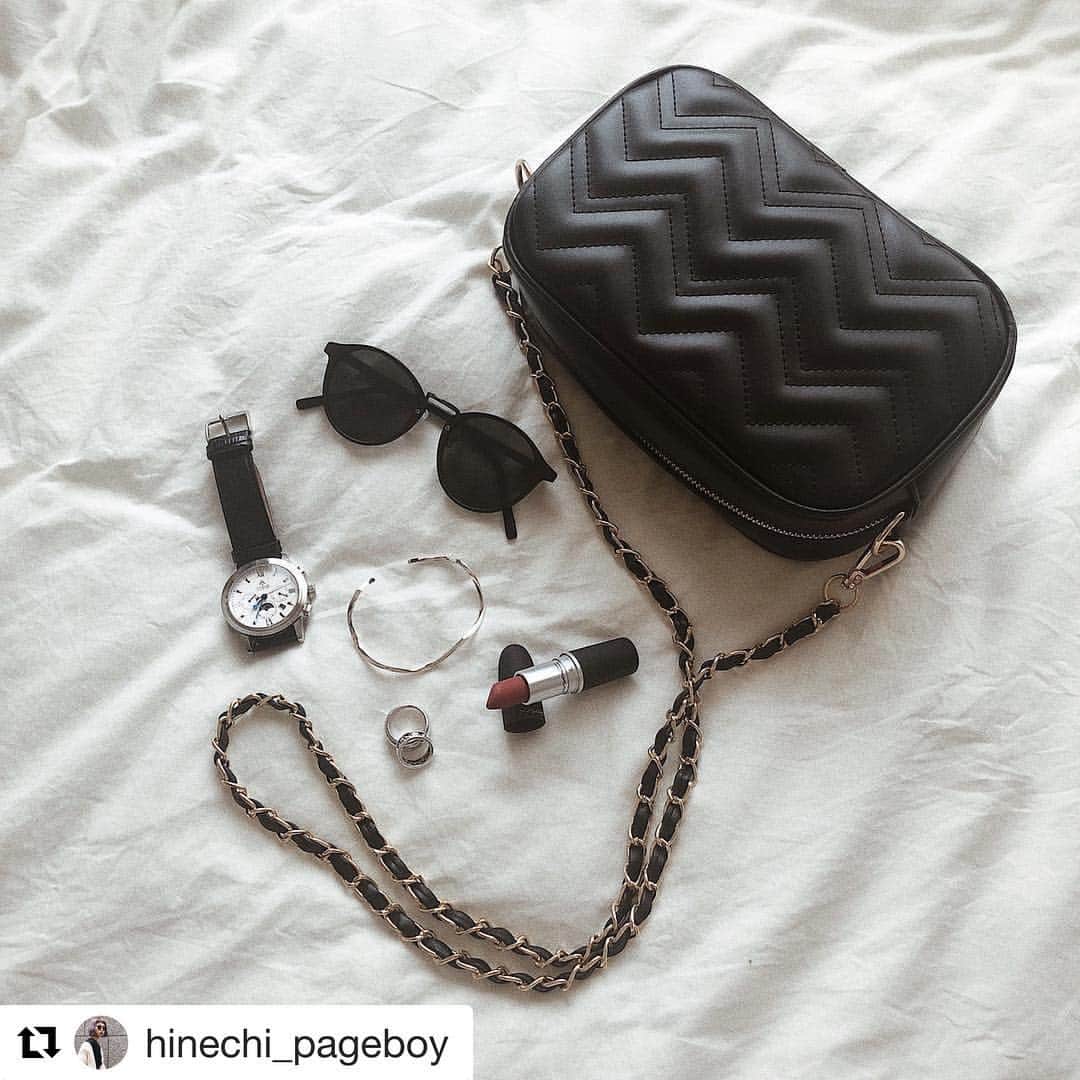 ショップにこにこさんのインスタグラム写真 - (ショップにこにこInstagram)「#Repost @hinechi_pageboy with @get_repost ・・・ ㅤㅤㅤㅤㅤㅤㅤㅤㅤㅤㅤㅤㅤ ㅤㅤㅤㅤㅤㅤㅤㅤㅤㅤㅤㅤㅤ new  bag❤︎ ㅤㅤㅤㅤㅤㅤㅤㅤㅤㅤㅤㅤㅤ 他にも小さめのバッグ欲しくなって 久々に @shopnikoniko にて ㅤㅤㅤㅤㅤㅤㅤㅤㅤㅤㅤㅤㅤ ㅤㅤㅤㅤㅤㅤㅤㅤㅤㅤㅤㅤㅤ 、、個人的な話なんだけど ここ最近、電子マネーばっかり使ってるから ほとんど財布使わなくなった説。 ㅤㅤㅤㅤㅤㅤㅤㅤㅤㅤㅤㅤㅤ これ、意外とみんなも 当てはまるのでは😎？ ㅤㅤㅤㅤㅤㅤㅤㅤㅤㅤㅤㅤㅤ やっぱり小さめバッグの方が 持ちやすいし 荷物にならないからよき🙆‍♀️◎ ㅤㅤㅤㅤㅤㅤㅤㅤㅤㅤㅤㅤㅤ ㅤㅤㅤㅤㅤㅤㅤㅤㅤㅤㅤㅤㅤ #ショップにこにこ_zozotown  #ショルダーバッグ」4月6日 19時57分 - shopnikoniko