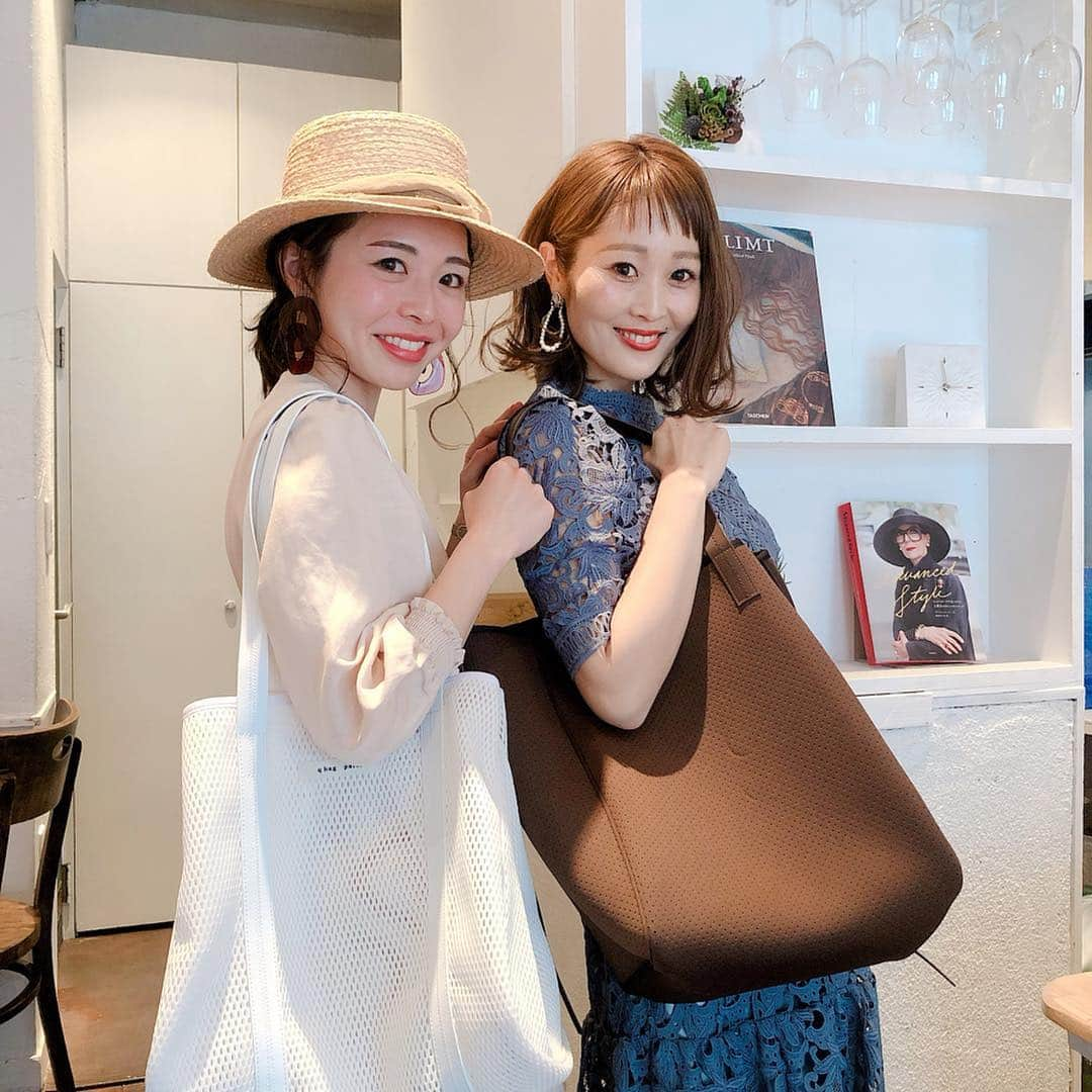 Kikuno Sayumiさんのインスタグラム写真 - (Kikuno SayumiInstagram)「〻Qbag〻 ・ ・ ・ 今日は中目黒で @qbag_japan さんのオフ会でした✧* ・ ・ #qbag ヘビーユーザーの方が集まって新作を見たよ☺︎ワイワイ楽しかった〜♡♡ ・ ・ 2枚目➠新作の#メッシュバッグ が人気だった！持つだけでオシャレ感出る◎ ・ 新色のブラウンも可愛かったな〜ベージュコーデに合わせたい。 ・ ・ 次は何をゲットしようかなぎ @nairo0508 と真剣に考えてた🤔♥︎ ・ どれも軽くて丈夫！実用性もオシャレも兼ね備えたバッグってなかなかないから嬉しい☺︎ ・ ・ 明日はいよいよお買い物同行の日🌈楽しみだなぁ♡♡ ・ ・ ・ ・ #ファッション#コーデ#fashion#ママ#ママコーデ #プチプラコーデ#大人カジュアル#titivatestyle#mineby3mootd#プレクロ#オン眉#大人可愛い#chao_app#春コーデ#ジユジョ#gu#ジユパト#シンプルコーデ#158cmコーデ #158cm」4月6日 20時01分 - sayumikikuno