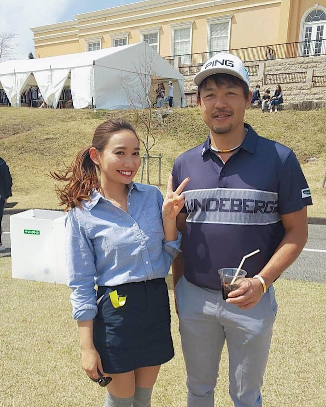 李 雨瀟さんのインスタグラム写真 - (李 雨瀟Instagram)「"PEARLY GATES " 〜FUTURE GOLF TOUR 2019〜 . ㊗️パーリーゲイツの30周年。 千葉で行われたプロアマ大会に参戦してきました🏌️‍♀️ ドキドキしすぎて前日あまり寝れず...🤣 . 各組に1人プロが入ったチームでの変則スクランブル方式で、 前半は #額賀辰徳プロ、後半は #比嘉一貴 プロと一緒に回らせて頂きました💛 間近で見るプロのスイングはやっぱりすごい！！🥺✨✨ 動画を撮らせて頂いたのですが、コマ送りにして何度見ても美しすぎて勉強になる〜🧐!!! （▷スライドで載せました） . 私ももっともっときれいなスイングになりたいです♡ 試合ではパターで少しは貢献できたかな☺️？ とても楽しいゴルフでした🥰🌸 ステキな大会に参加させて頂きありがとうございました💞✨また参加できるようにパター練習しておきます😝 あーゴルフってなんでこんなに楽しいんだろう❤️ . . . #FUTUREGOLFTOUR  #golf #golfswing #golfwear #pearlygates #golflove  #パーリーゲイツ  #パーリーゲイツコーデ #パター好き  #パーリーゲイツ女子 #ゴルフ #ゴルフ好き #ゴルフ女子  #ゴルフコーデ #ゴルフスイング #プロゴルファー #太平洋クラブ #太平洋クラブ成田コース #ゴルフバカ」4月6日 20時03分 - yuisho_ri