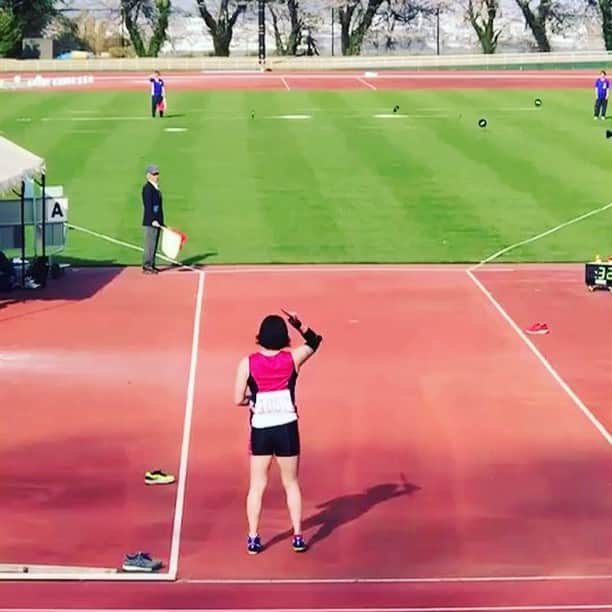 のインスタグラム：「Today my 2019 season was opening with 57m87.  #javelinthrow #javelin #やり投げ #speer #oštěp」