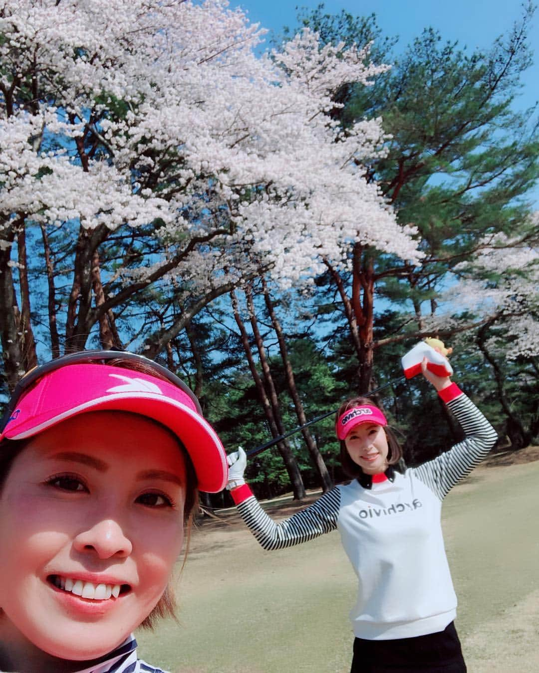 米澤有さんのインスタグラム写真 - (米澤有Instagram)「お花見ゴルフ⛳️🌸✨ 最高のゴルフ日和でした‼︎ #arcivio #アルチビオ #nike #ナイキ #golf #골프 #高尔夫 #happyswing #ハッピースイング #女子プロゴルファー #女子プロ」4月6日 20時20分 - yu.u.yonezawa