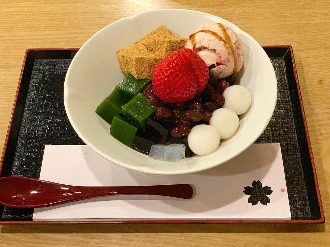 青山有紀のグルメインスタ