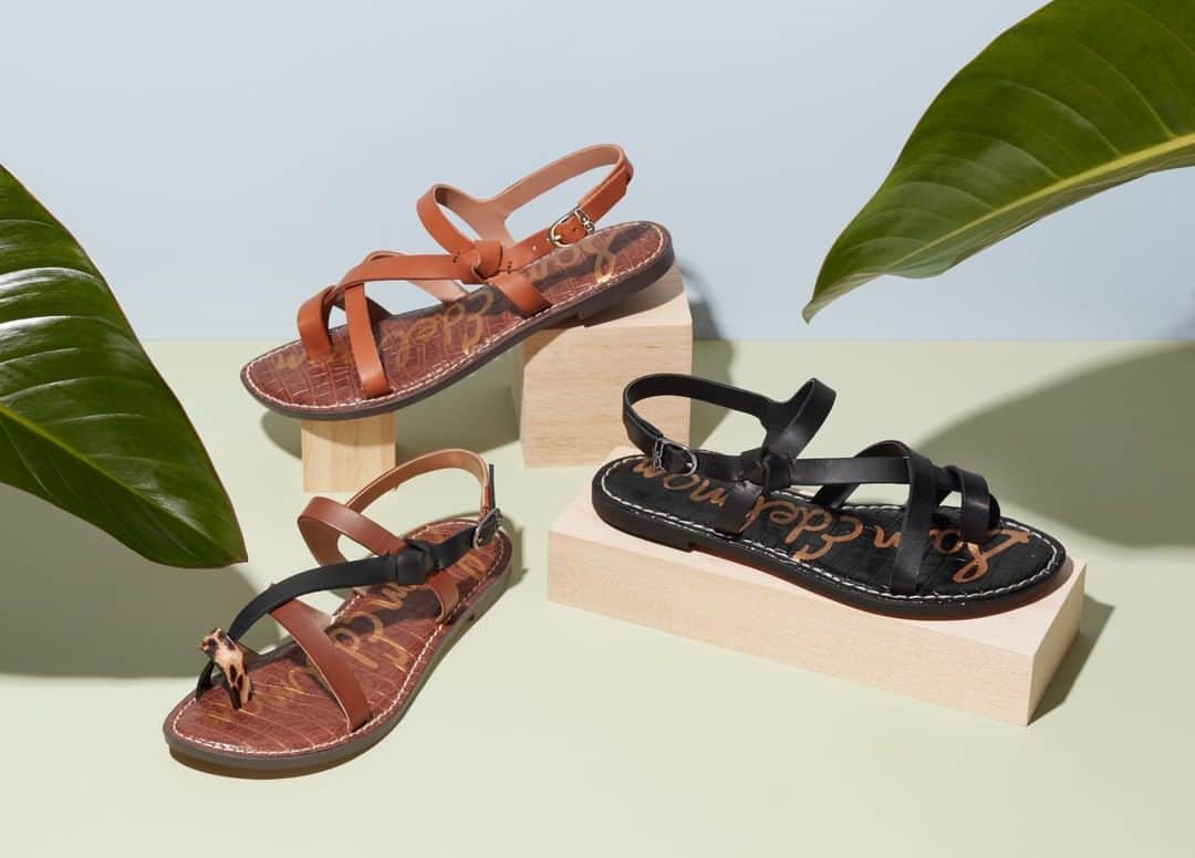 サムエデルマンのインスタグラム：「Stride in style - our Gladis Gladiator」