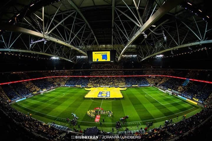 ソフィア・ヤコブソンさんのインスタグラム写真 - (ソフィア・ヤコブソンInstagram)「Together we created history, you all made this evening unforgettable! unfortunately not the result we wanted, but we learn and move on!#tacksverige 🇸🇪♥️」4月7日 2時03分 - sofiajakobsson