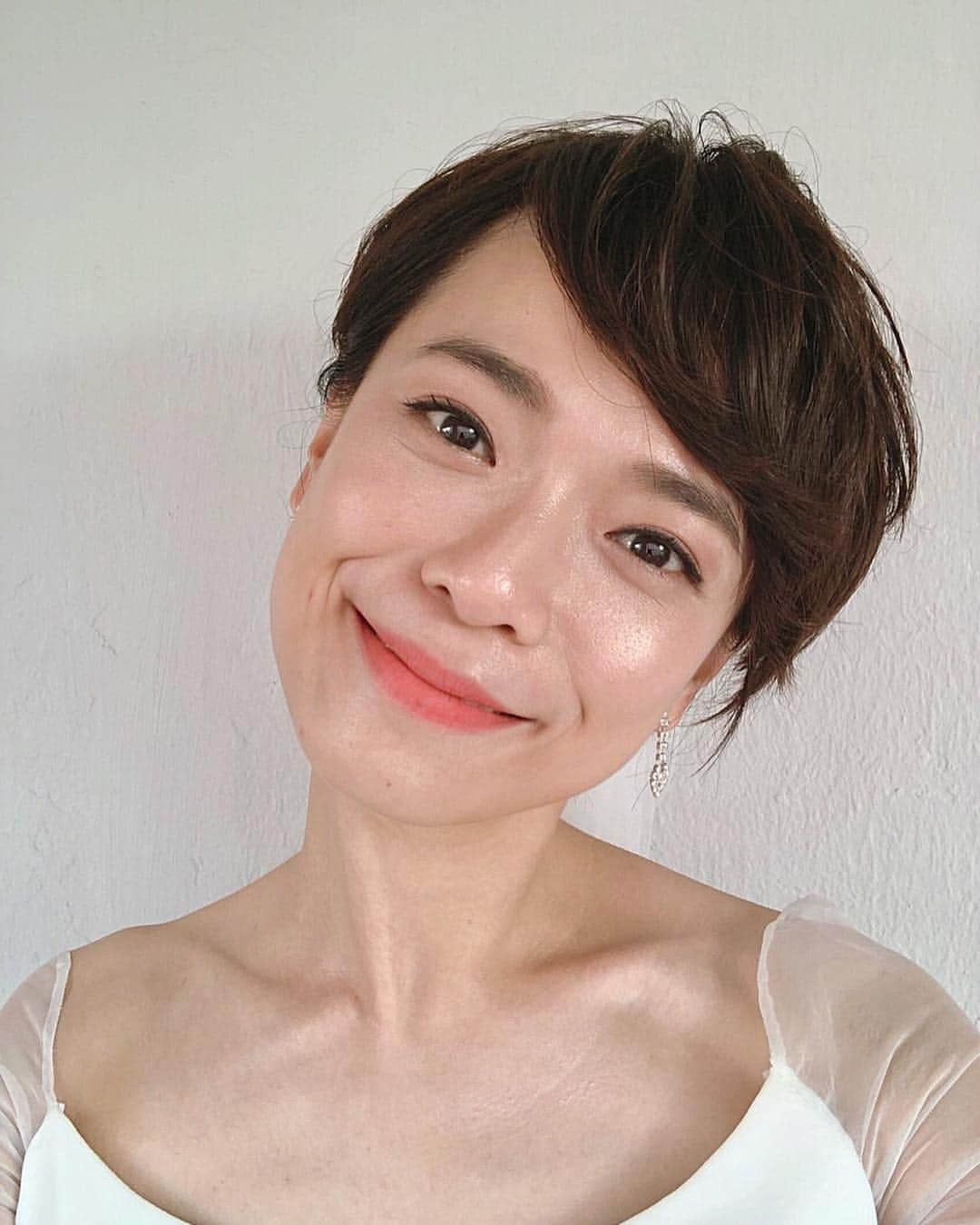 フェリシア・チェンさんのインスタグラム写真 - (フェリシア・チェンInstagram)「拍戏时候的造型。因为喜欢，所以📸📸📸😛 #mynailsthough🤦🏻‍♀️😝😝」4月6日 20時40分 - iamfeliciachin