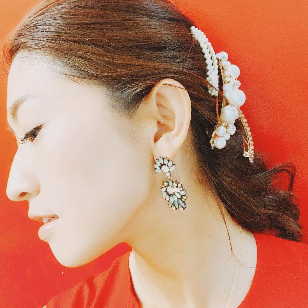 森下千里のインスタグラム：「じゃらじゃらつけるのが、 いいらしい❤️ . . #fashion #accessory #アクセ #ジャラづけ」