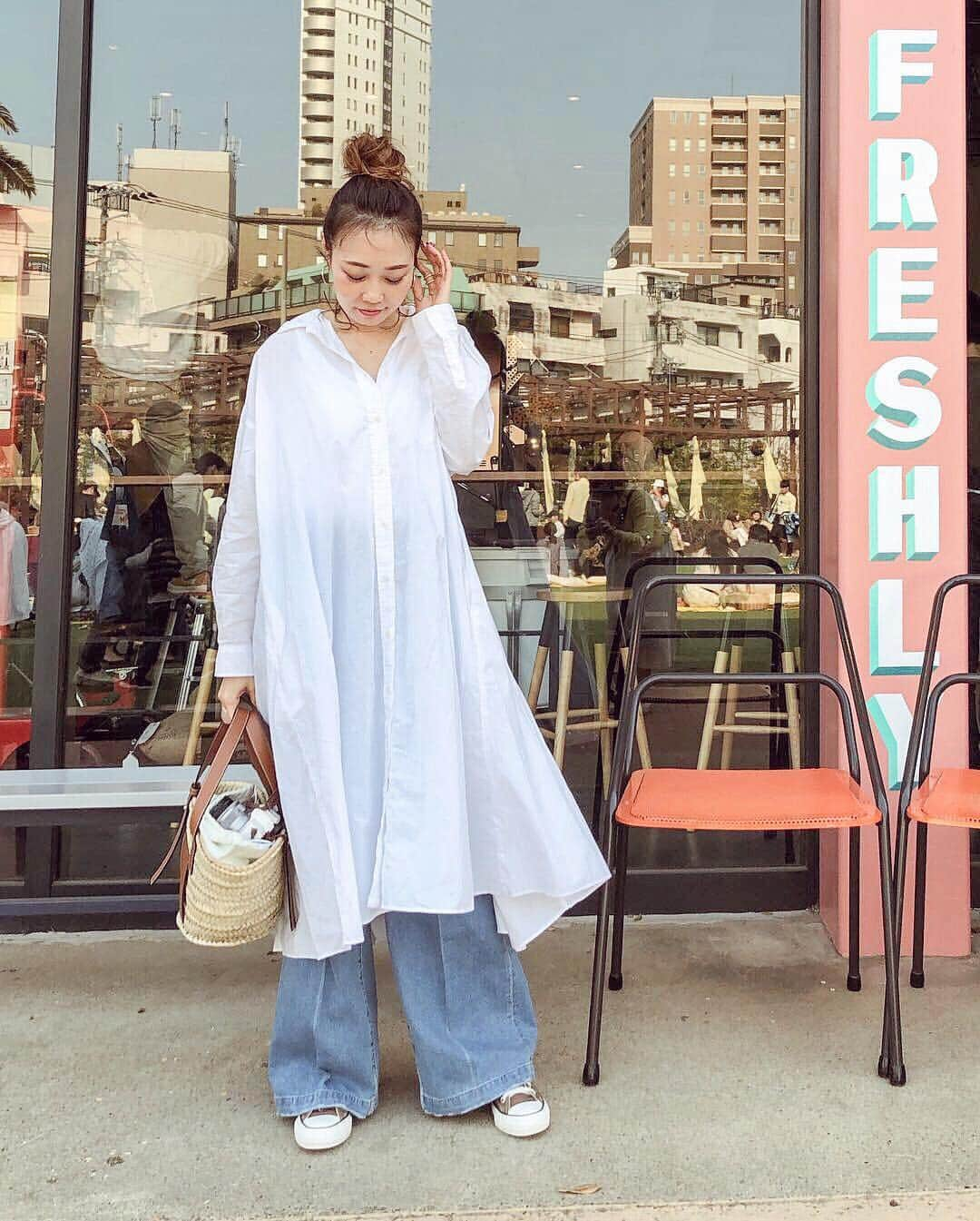 nanaさんのインスタグラム写真 - (nanaInstagram)「ㅤ ㅤ 2019.4.6 Sat #nanacoordinate 𓇼 ななコ 🐼ㅤ ㅤ ㅤ white 𓇬 denim 𓃺𓇼 blogに詳しく書きます✎*。 ━━━━━☞blogへはtopからﾄﾍﾞﾏｽ𓅩𓂃 ㅤㅤ ㅤ ㅤ  今日のふく𓇔. ㅤ 今日は @share_green_minamiaoyama へ行くので ｼｬﾂ 𓇬 ﾃﾞﾆﾑ 𓇬 ｺﾝﾊﾞｰｽｽﾀｲﾙ𓇼 @nikoand_official のｼｬﾂﾜﾝﾋﾟはLｻｲｽﾞにしてゆるゆるっと𓂃 このﾌﾜﾝﾌﾜﾝがｶﾜｲｲ❤︎ ㅤ ﾃﾞﾆﾑは大好きすぎる @woadblue のん𓂅 ㅤ ｱﾀﾏは、帽子とおﾀﾞﾝｺﾞ、迷っておﾀﾞﾝｺﾞにしたｹﾄﾞ もう日差しが強くなってる𓋜 ㅤ ㅤ ㅤ ㅤ ﾊｰｹﾞﾝﾀﾞｯﾂの新作美味しかったﾅ𓀠𓀠 発売したらｽｸﾞ買いに行こ𓂬*ﾟ ㅤ お天気良くてｷﾓﾁﾖｶｯﾀ𓆸𓆸𓆸  ㅤㅤ ㅤ ㅤ ㅤ ㅤ #nikoand #シャツワンピース #converse #denim #onepiece #outfit #fashion #ootd #coordinate #大人カジュアル  #locari mery  #beaustagrammer  #シンプルコーデ #プチプラコーデ  #mineby3mootd #instafashion #fashionblogger #fashionista #데일리록 #코디 #옷스타그램 #멋스타그램 #穿搭 #오오티디  #패션스타그램일상」4月6日 20時48分 - nanapanda517