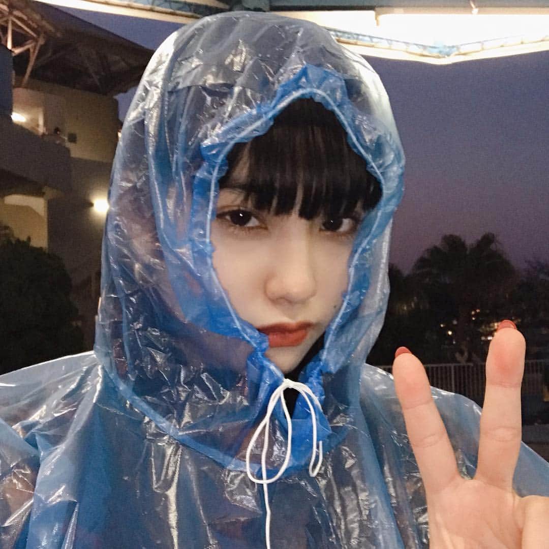 北澤舞悠（まゆちる）のインスタグラム：「濡れないように必死🐬🐠🐋」