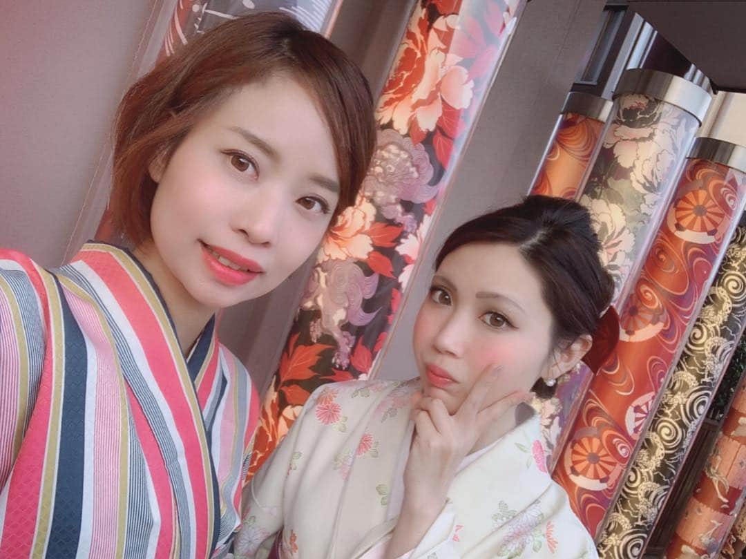 mahoさんのインスタグラム写真 - (mahoInstagram)「(*´꒳`*)🌸 。 先日の#京都#嵐山 にて…！ 。 友達も @umesakura_kyoto の#着物 を 着たよ(　≖´౪≖｀)✨ 。 。 ずーっと#京都 で#着物 着て散策したいねって 言ってたから今回本当にいい機会だったね❤️ 。 。 友達も#umesakura の#着物 を着れて嬉しかった みたいです(*´꒳`*)🌸 。 予約制で混まないしじっくり#着物 を選べる @umesakura_kyoto …本当におススメ(*´꒳`*)！ 。 。 。 。 #撮影 写真は後ほど👋 。 。 。 。 。 。 。 #fashion#shooting#fashionmodel  #着物レンタル#kimono#京都#umesakura#umesakura_kyoto#japan#抹茶#八坂庚申堂#桜#花見#インスタ映え#和装ヘア#hairstyle #ootd#プチプラ#着付け#割烹#鮨  #トレーニング#gym#パーソナルトレーニング #筋トレ #表参道#梅田」4月6日 20時58分 - i.0ff1cia1._.m.ah.0