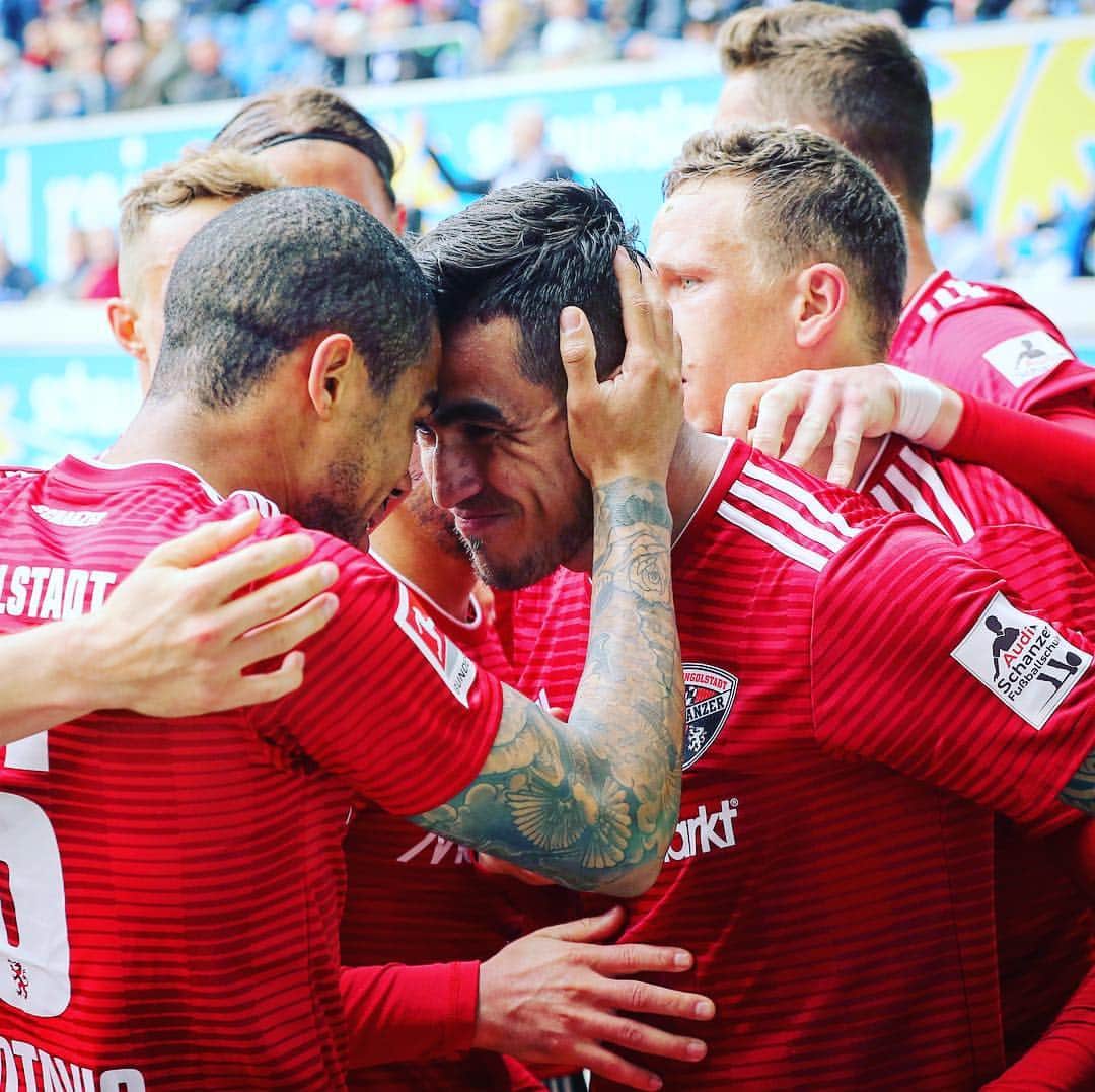 FCインゴルシュタット04さんのインスタグラム写真 - (FCインゴルシュタット04Instagram)「TOOOOOOOOOR ⚽️‼️ Nach dem zwischenzeitlichen Ausgleich bringt @anjodafi19 #Lezcano die #Schanzer wieder in Führung 👊💥 #MSVFCI #Tor #Führung」4月6日 21時26分 - dieschanzer