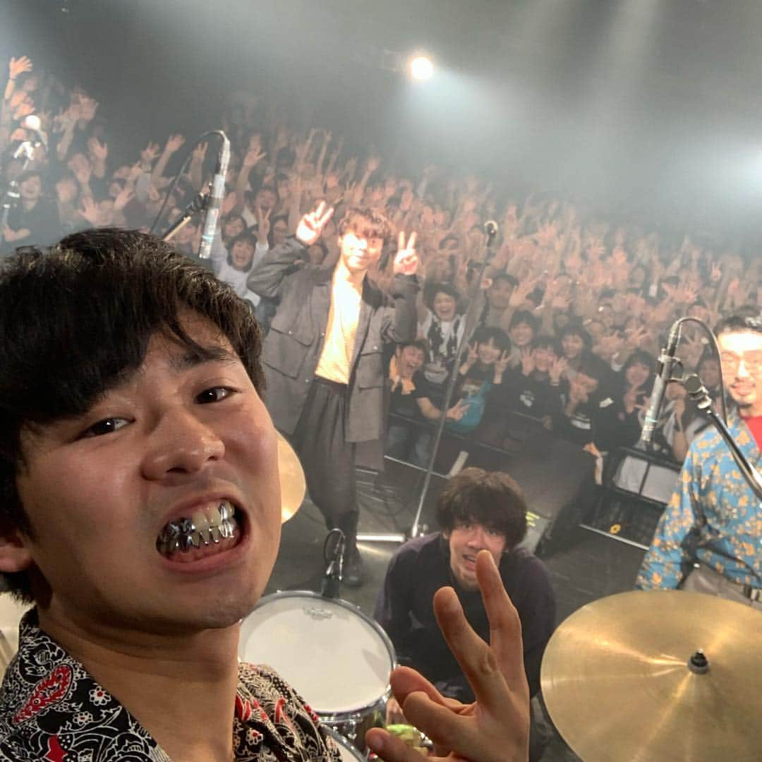 オカモトレイジさんのインスタグラム写真 - (オカモトレイジInstagram)「OKAMOTO'S 10th ANNIVERSARY LIVE TOUR 2019 "BOY" 初日！横浜BAY HALLありがとうございました！めちゃめちゃ楽しかった〜！このあと #オカモトークQ にてメンバー4人で生配信します！テープデッキの用意しろ😋」4月6日 21時20分 - okamotoreiji