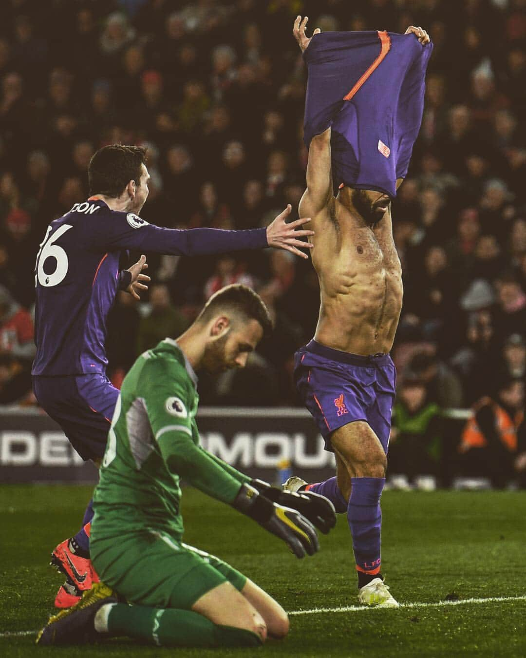 リヴァプールFCさんのインスタグラム写真 - (リヴァプールFCInstagram)「‘We’re never gonna stop...’ 👊👊 #WeAreLiverpool #LFC #LiverpoolFC #Liverpool」4月6日 21時24分 - liverpoolfc